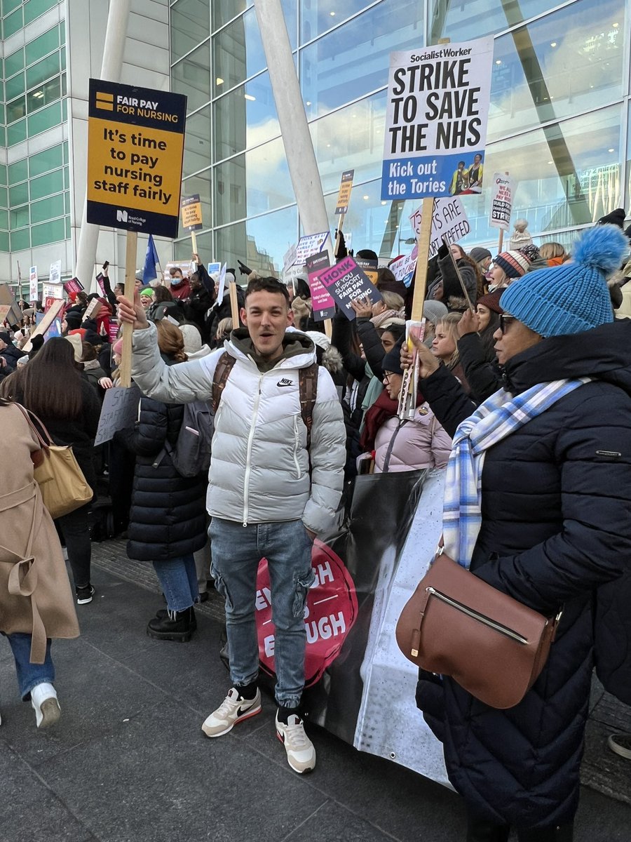 DanylJoe's tweet photo. Solidarity forever ✊🏽
#SafeStaffingSavesLives
#FairPayforNursing
#UpTheWorkers #WhosNHSOurNHS #NHSStrikes
#NursesStrike #NHSMarch #SaveOurNHS
#GeneralStrike https://t.co/ctOZndtZKq