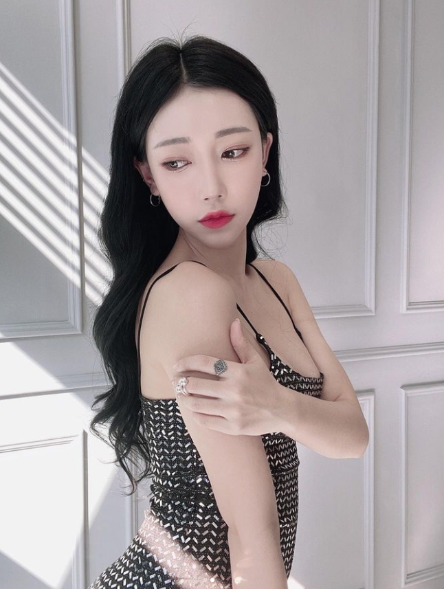 kiuuyg's tweet photo. 섹스할때 신음내는여자 좋아 아니면 무음여자가 좋아??💜 누르고 팔로 하면 디엠^^
#노브라 #왕가슴 #핑두 #흥분 #맘눌피 #펫 
#아줌마 #누나 #유부녀 #자위 #정액 #가슴 
#오프 #노예남 #강아지 #섹파 #섹트 #샤워 https://t.co/pPUS0tt6pR