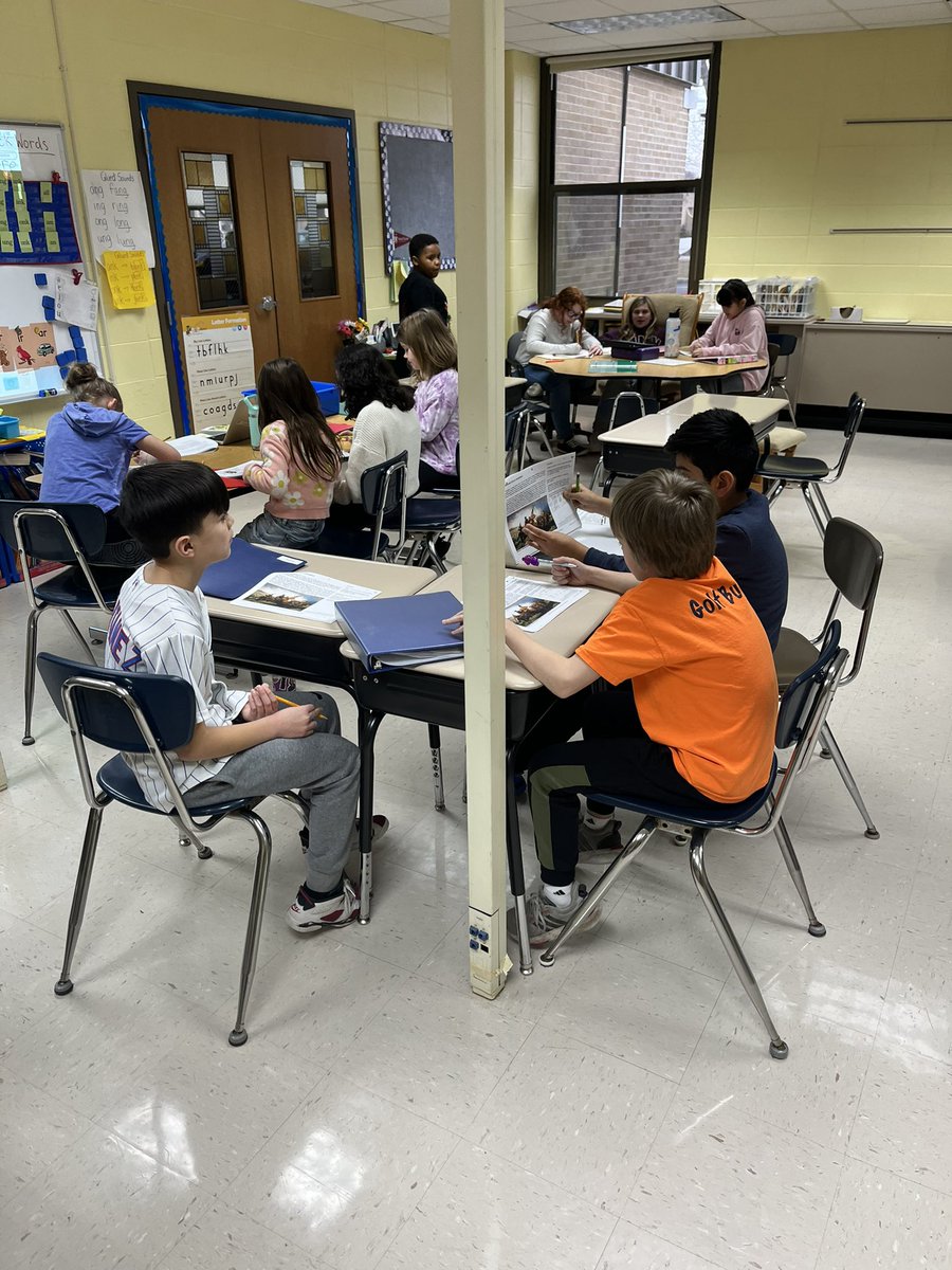 MrsEstand's tweet photo. 4th grade enrichment group completing a jigsaw using articles on various US historical landmarks. #d123 #d123han https://t.co/OGudRxMJL1