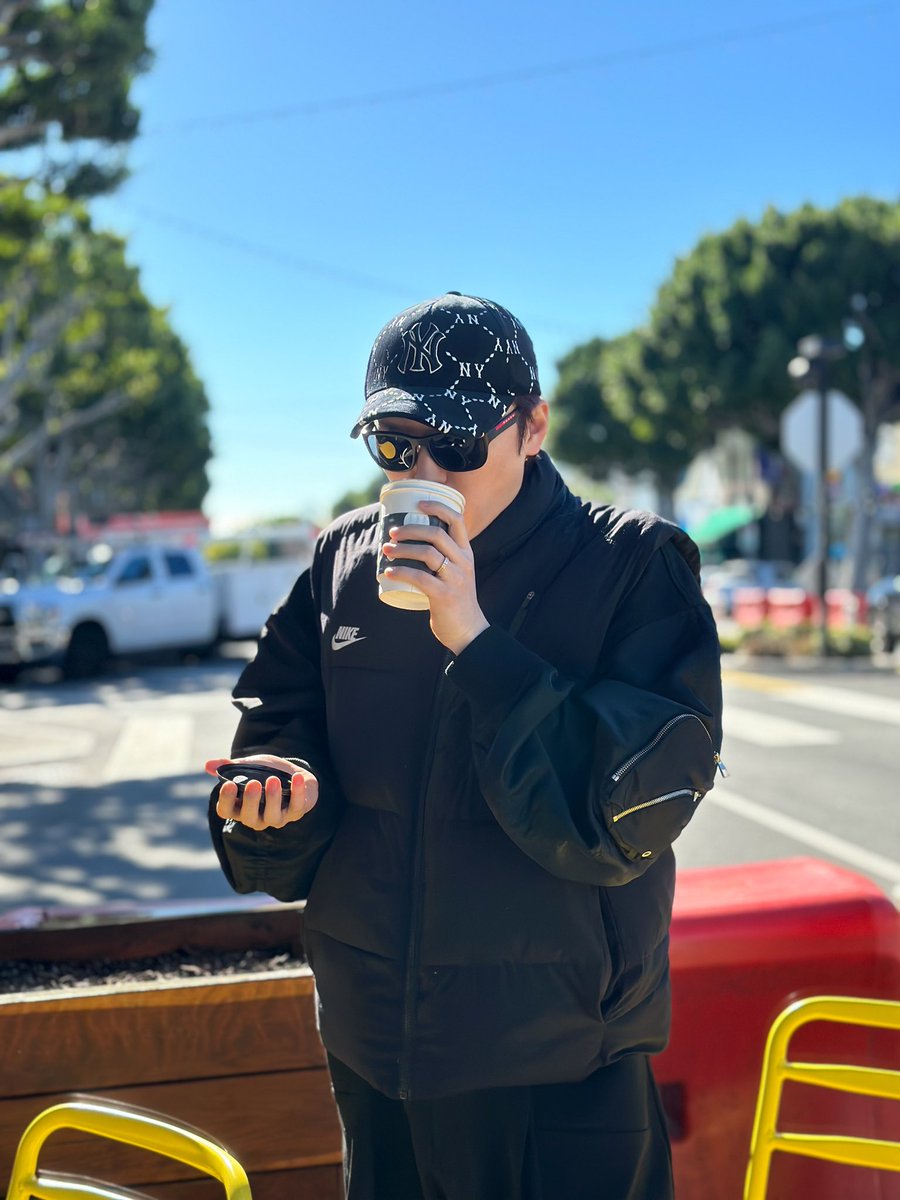 Rim_ta_'s tweet photo. 👤대리님 커피드세요?
🍑설렁탕이다 설렁탕

할 것 같은 이 바이브 어쩔건데 https://t.co/SydY4yrAso