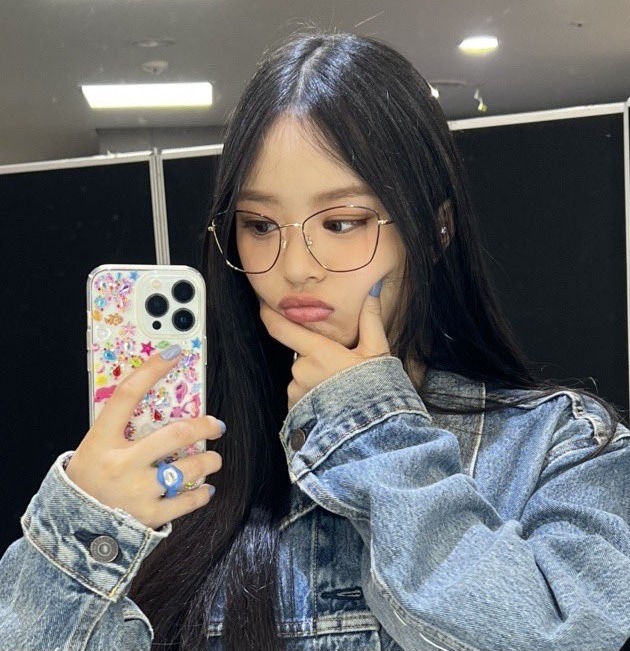 ᨦ♡︎ദ tweet media