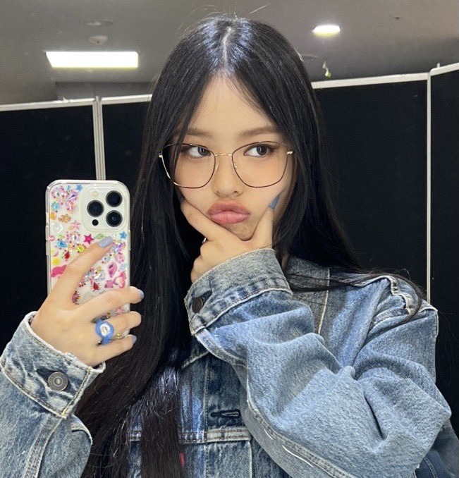 ᨦ♡︎ദ tweet media
