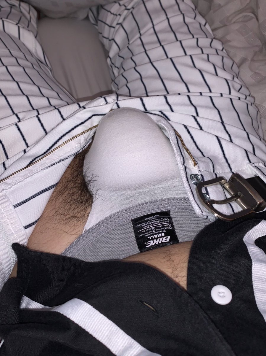 PaddedPupSharky's tweet photo. Maybe I should play baseball… I love the feeling of the cup protecting me #gay #gaybaseball #jockstrap #jock #baseballgear #cupbulge #gaybulge #gayjock #athleticcup https://t.co/KFacHkxM0X