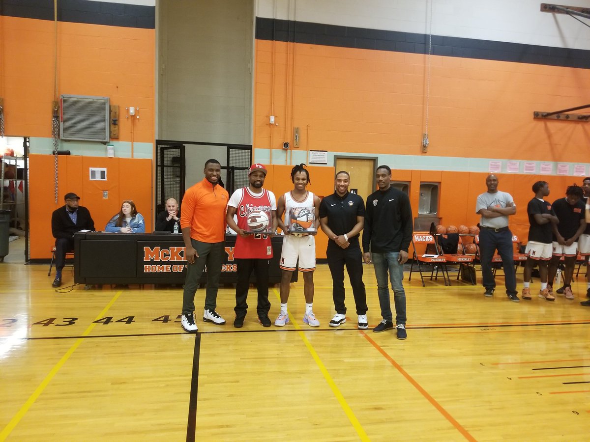 MckBasketball's tweet photo. Mekhi Williams over 1,000 pts McKinley High school and Kenmore East High school  congratulations 
Mekhi  keep  working hard In and out of the classroom. https://t.co/yX3Pvb5FJ2