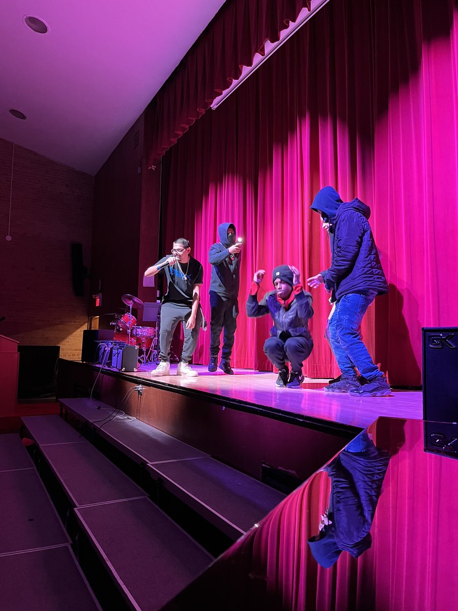 Another amazing #Winterlude proving Memo Music can make memories anywhere we go! Congratulations to all the performers - you were fabulous and have so much to be proud of! <a href="/YORKMEMO_TDSB/">York Memorial CI</a> <a href="/TDSB_Music/">TDSB Music</a> <a href="/kwamelennon/">Kwame Lennon</a> <a href="/mistergYMCI/">Matt Gagne</a> <a href="/tdsb/">Toronto District School Board</a>