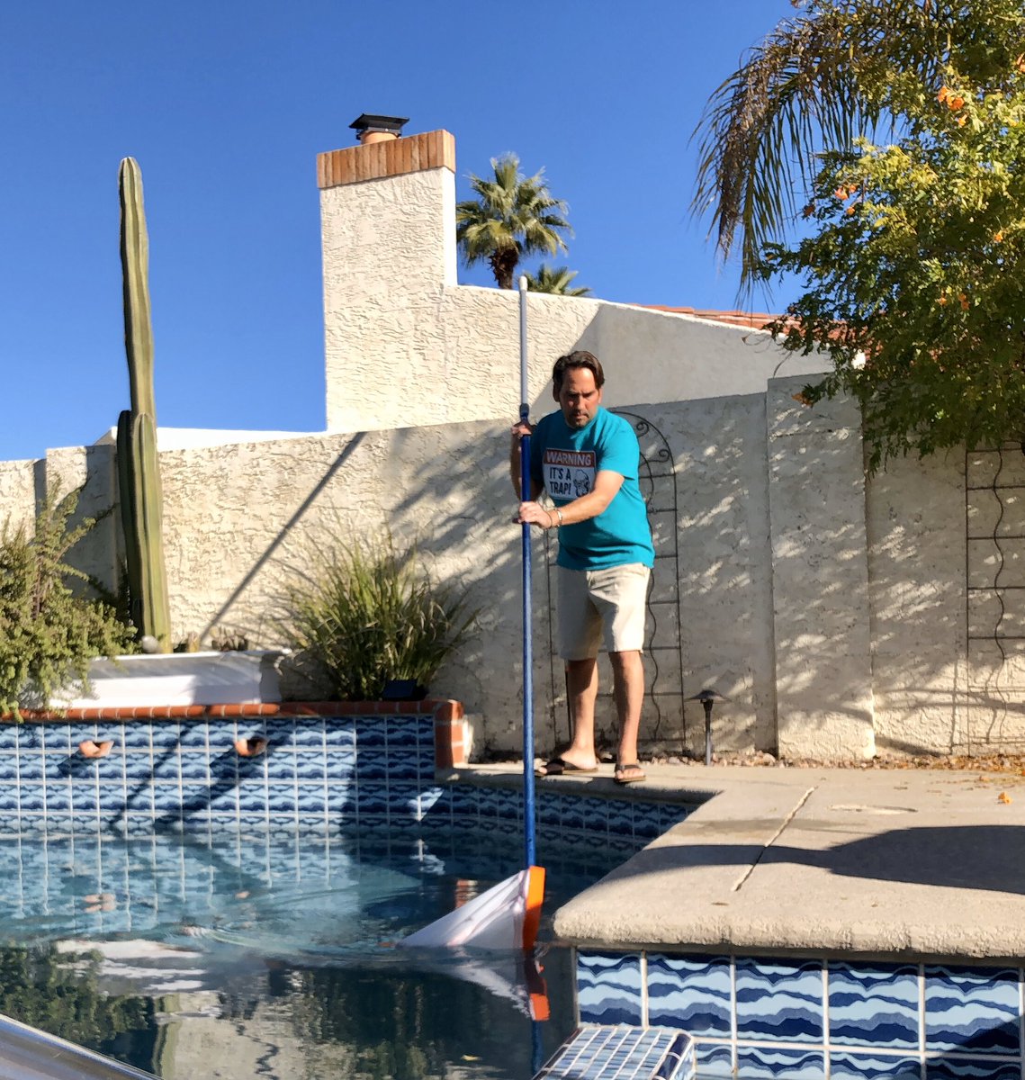 Walter_Kelley's tweet photo. After days and days of stormy desert weather itβs time to clean the pool! #desertstorms https://t.co/EtQef6G1Yq