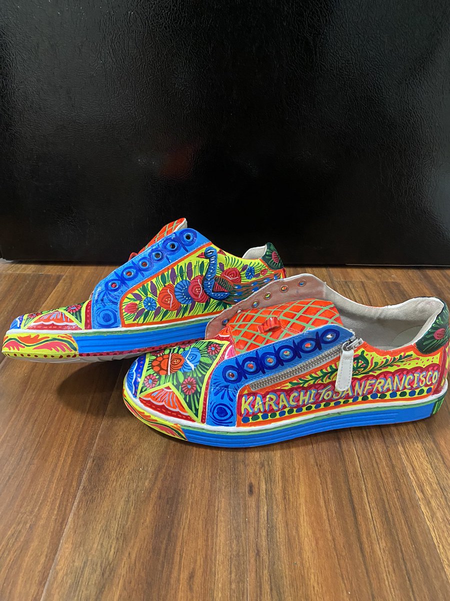 One of the best gifts l've received!!
#Pakistani #Truckart #Karachi to #SanFrancisco #ShoeArt #handpainted 💚💙