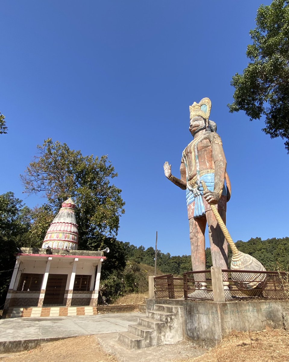 While drawing live sketch of this place, my friend asked me to paint this Hanuman statue and I started 😁🤟🏼 
Follow the posts to watch the progress 😀
#restoringheritage #indianart #jaishreeram #hanuman #foracause
#jashpur #bagicha #Chhattisgarh