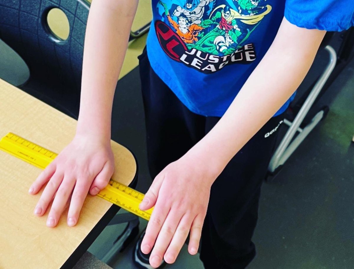 Exploring vibrations for sound! <a href="/AP_Belcher/">Principal Belcher - Alex Munro School</a> <a href="/KenTayloryycbe/">KenTaylorSchool</a> #wearecbe