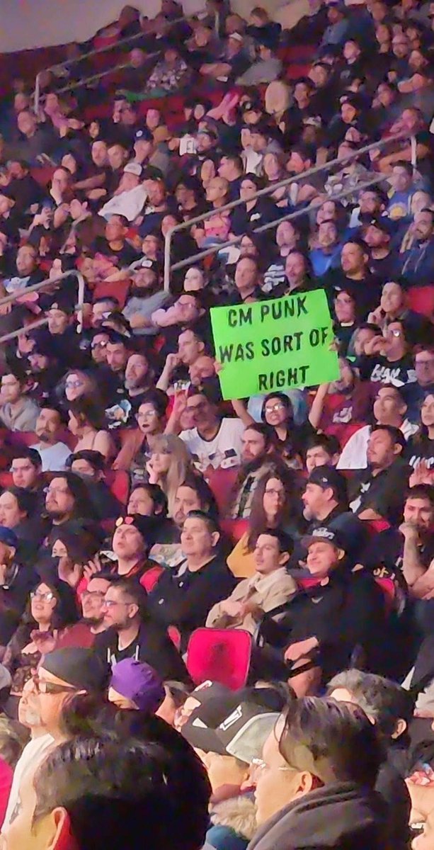 The best sign at #aewfresno ? #AEWDynamite
