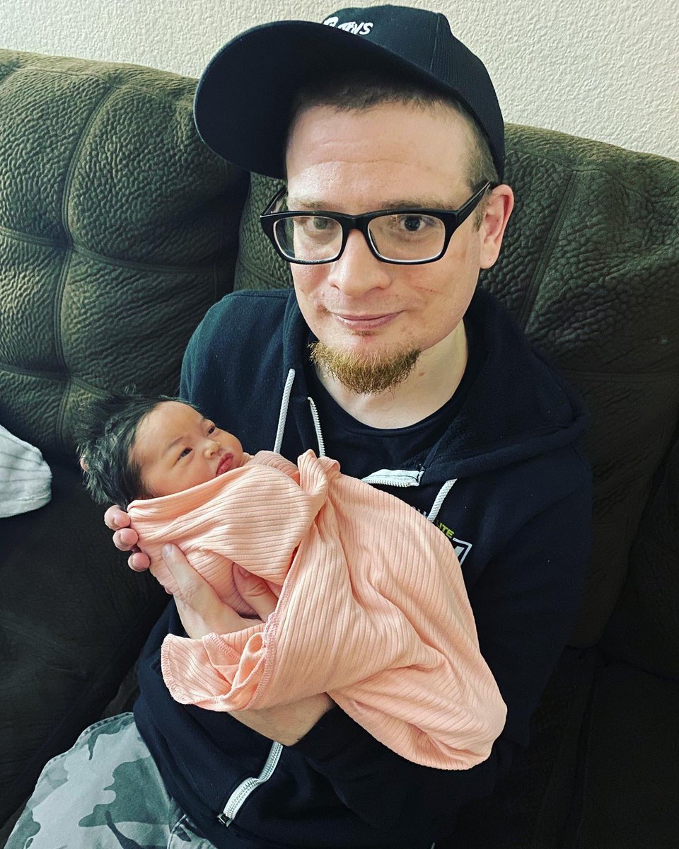 RobbyRobJames's tweet photo. Emma is home!!! π¨π»βπΌπΆπ»
.
#myniece #uncleagain #robbyemmaselfie https://t.co/cQr0ymk3uO