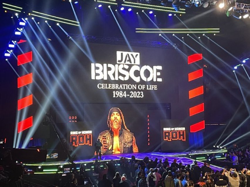 zerocontextAEW's tweet photo. This is beautiful man #AEWDynamite https://t.co/vndM1gBzyf