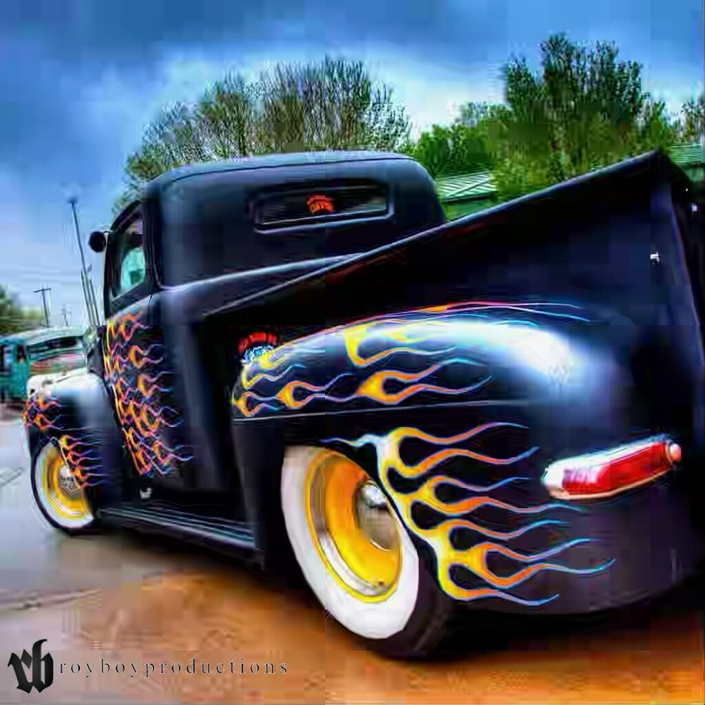 royboyprods's tweet photo. A few years ago at a wet and cold #StrayKat500 40° and misting and we still had a great time! #hotrod #kustom #flames #carsofinstagram #carsofinsta #carsofig #whitewalls #hamb #hopup #hopuplive https://t.co/Yjq2d4rYCq https://t.co/tT0805YIDk