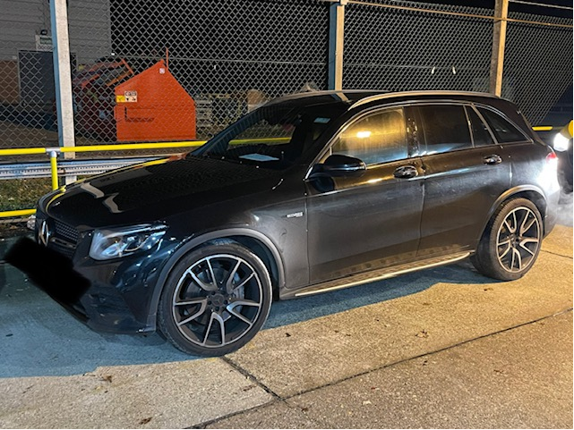 MPSRTPC's tweet image. Another night of fine work by SE RPT #B2.  Below vehicle being tracked by Jo@ukbountyhunter.  Found abandoned in Forest Hill, now awaits collection by owner.  #MPSRTPC.