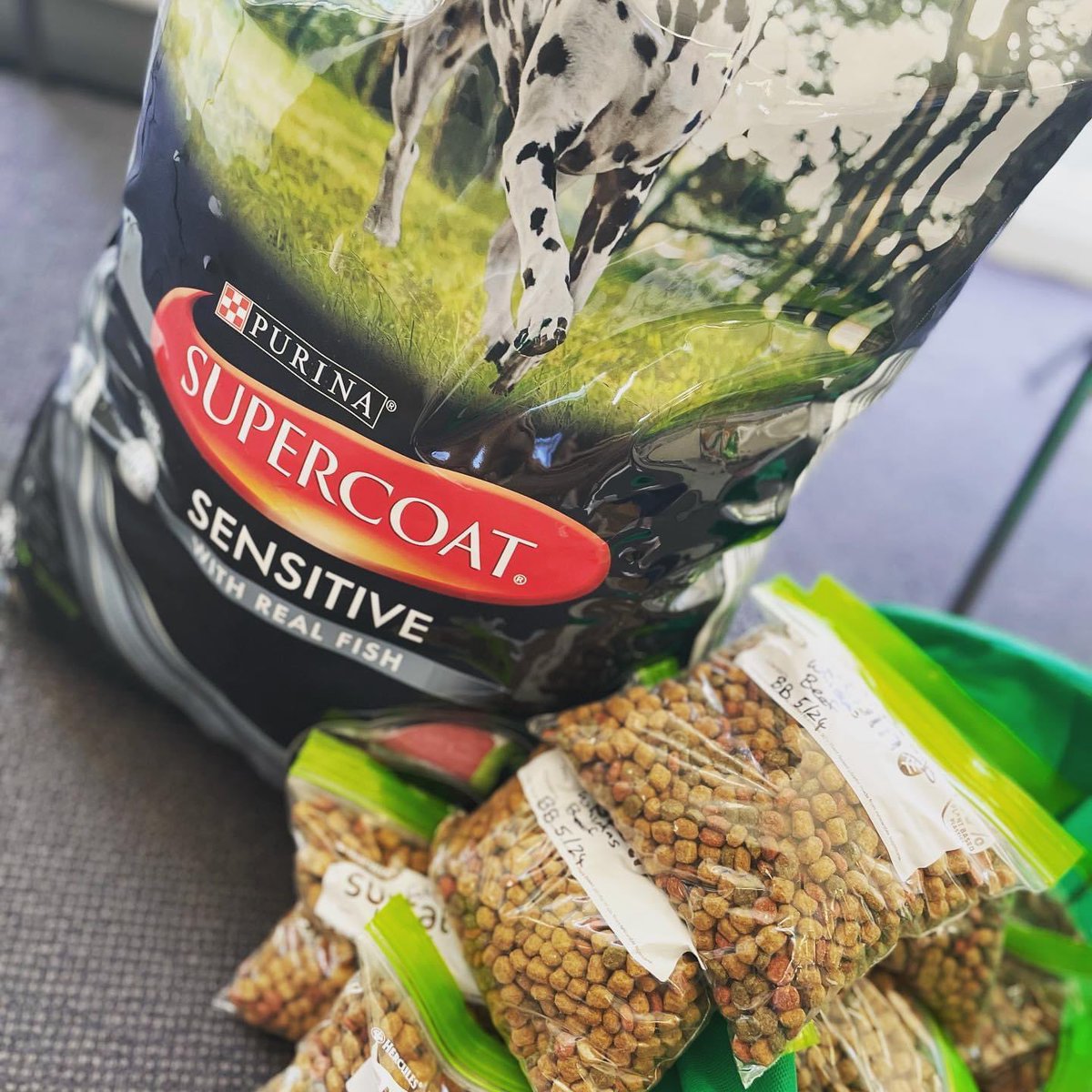 Thank you <a href="/PawsRainbow/">Rainbow Paws Program</a>  for dropping off the large load of pet food. 

Post Christmas can be a tough time for families as the bills from an expensive time of year roll in. Often pets are the ones who suffer when there’s little money for food. 
#ThankYou again