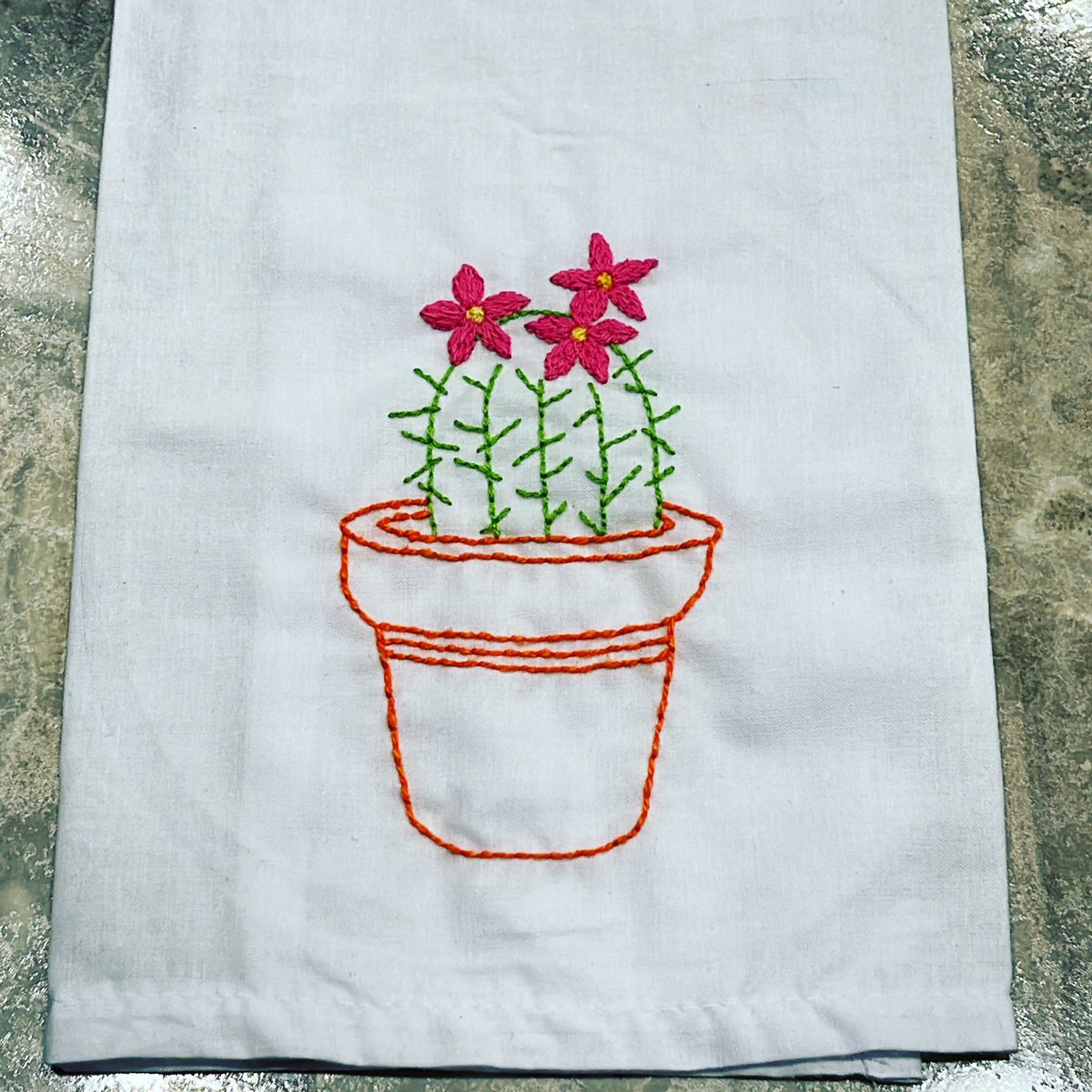 DukeBlueEyes31's tweet photo. #embroidery #art #craft #cactus #teatowel https://t.co/aTSqbpXTas