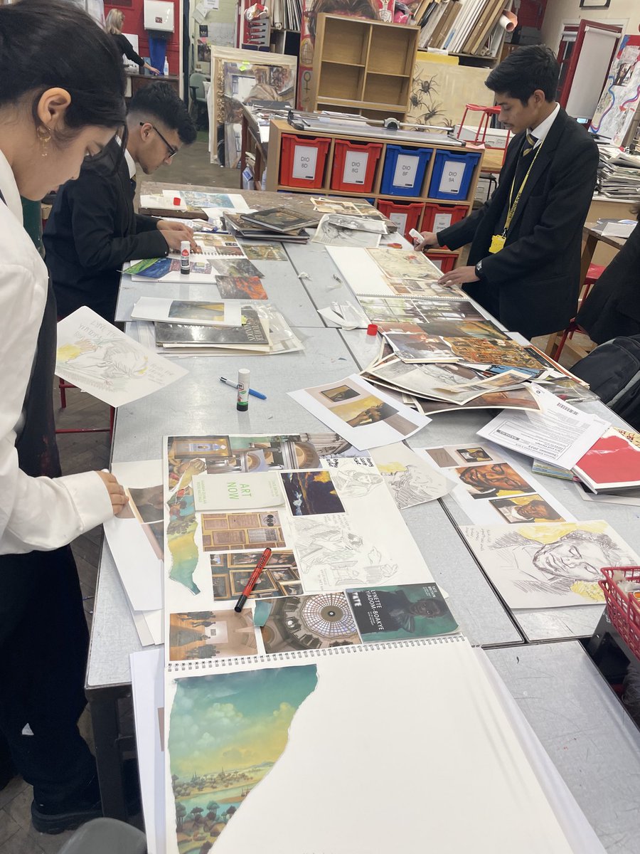 AlbermarleArt's tweet photo. ๐Yr13 Artists start their exam. unit in SKS style - absorbing the theme #simpleorcomplex #7kings โจโจโจโจโจโจโจ https://t.co/y0LAXK9Bea