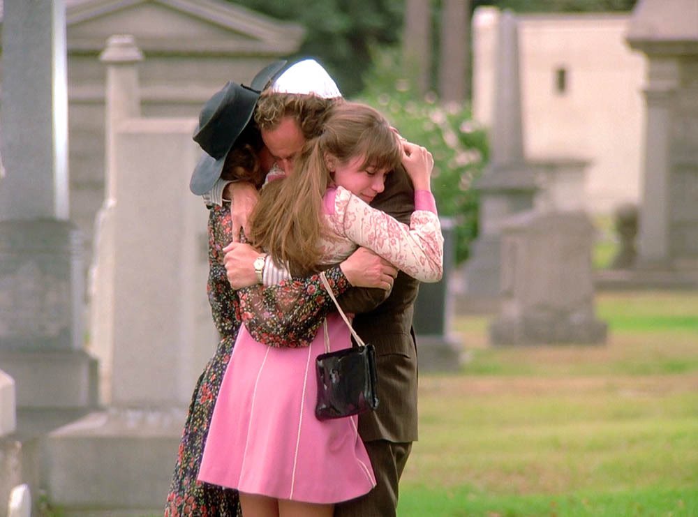 ziggy_irl's tweet image. On this day in 1974, Sam is sent to help a broken family come together, instead of allowing grief to tear them apart. [Project Log 02.07, “Thou Shalt Not…”] #QuantumLeap