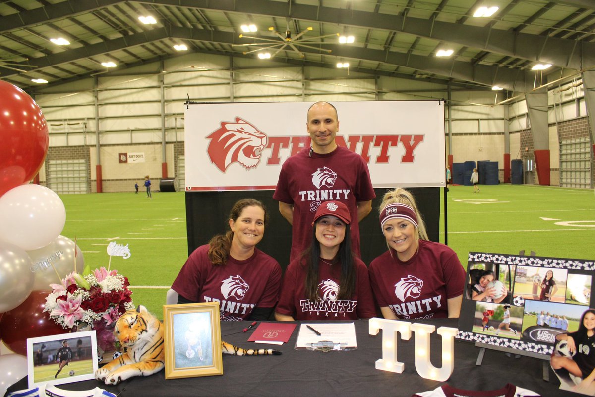 fbgirlssoccer's tweet photo. We are so very proud of Madisyn and her commitment to go on and play at the collegiate level. Trinity University is getting a good one! #CPH #NationalSigningDay2023 https://t.co/0ZCbMSB57s