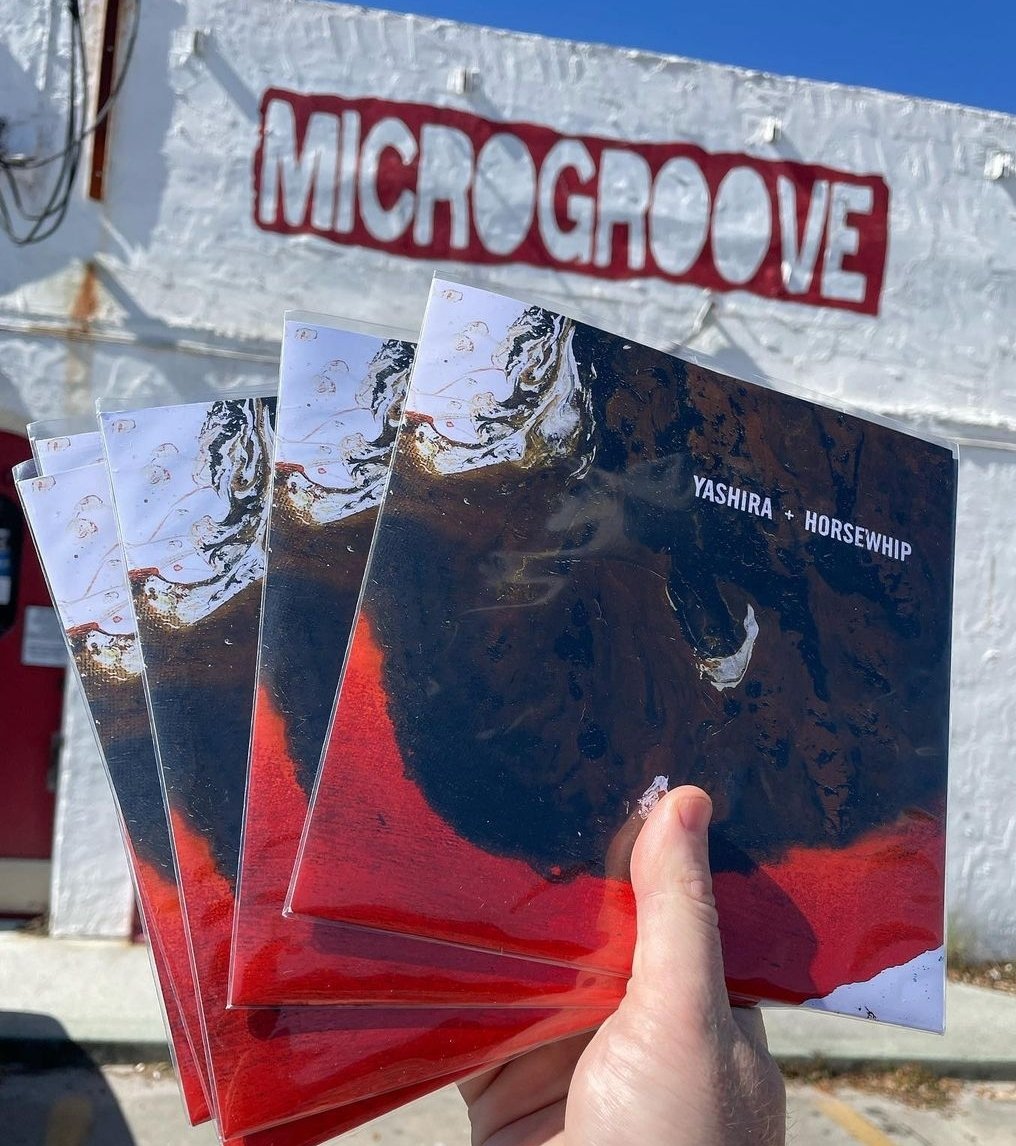 Got that new HORSEWHIP / <a href="/YashiraBand/">Yashira</a> split 7" at the shop. 
.
.
#horsewhip #yashira #tampamusic #split7inch