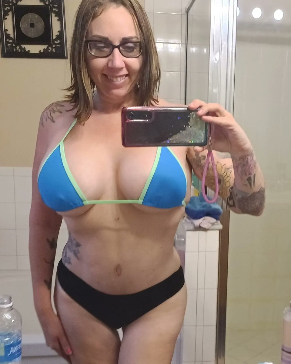 lizzy15xo's tweet photo. Hey guys 💋💋💋🤗😁 https://t.co/ozJObLy7dz