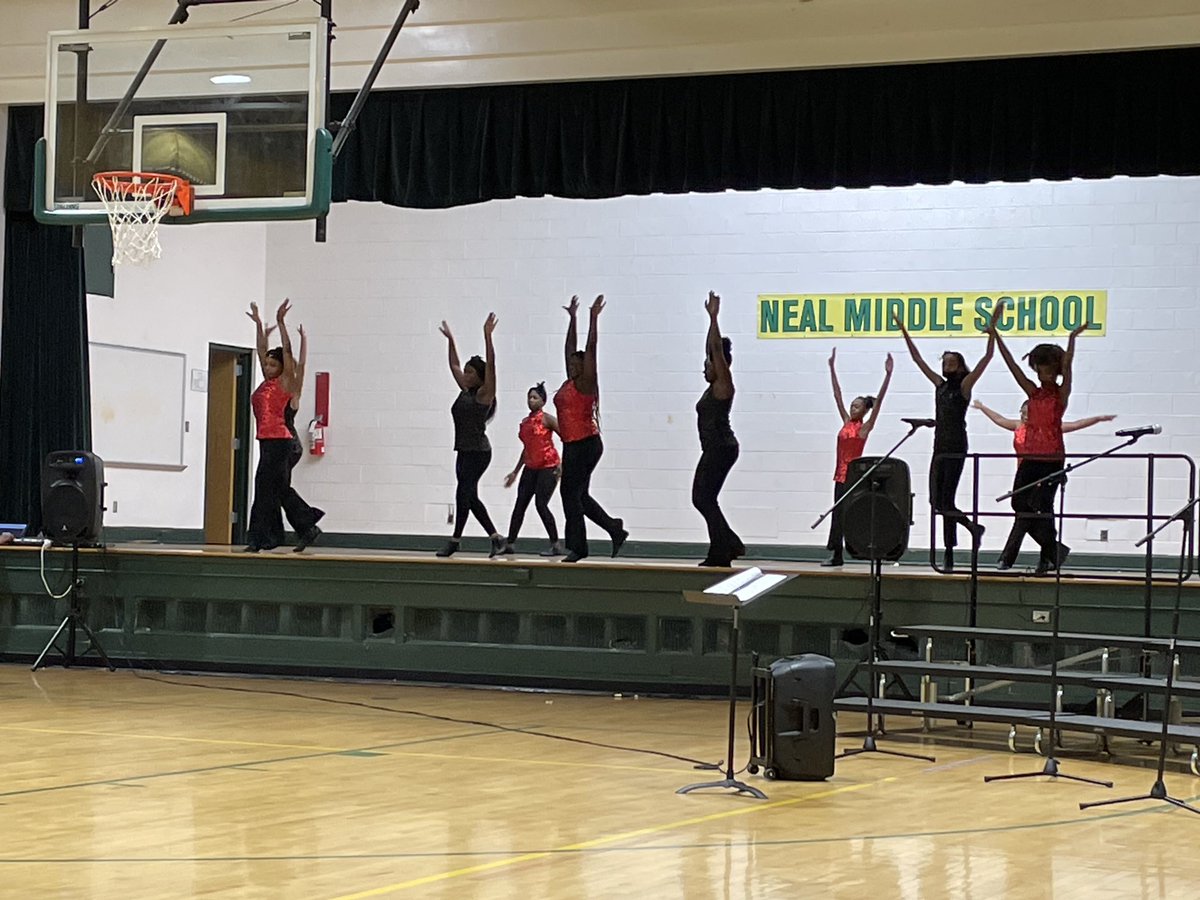 Neal Showcase of Schools was a Success! Loved hosting all the 5th graders. #ANewEra #WeAreNeal ⁦@DPSNealMiddle⁩ ⁦@MrTCovington⁩ ⁦@ne1smilez⁩ ⁦@MrsBennetone⁩