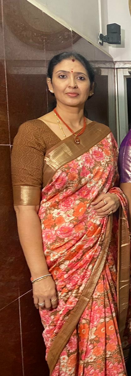 LocalAunties's tweet photo. Select One 
Black or White 🤤🥵 https://t.co/fYCekvgSww