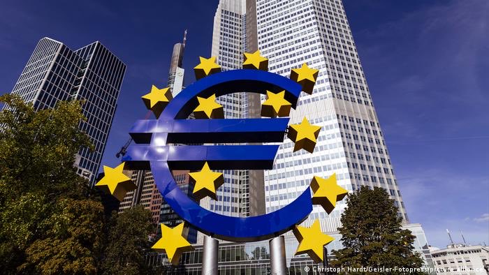 IH68Channel's tweet photo. 🇪🇺 الإتحاد الاوروبي 

البنك المركزي الأوروبي يرفع سعر الفائدة 50 نقطة أساس. https://t.co/YH57ThwH8a