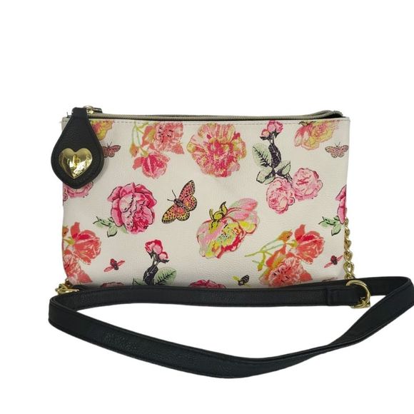 So good I had to share! Check out all the items I'm loving on <a href="/Poshmarkapp/">Poshmark</a> from <a href="/Rjl1969/">Rj</a> #poshmark #fashion #style #shopmycloset #betseyjohnson: posh.mk/XaRH3u645wb
