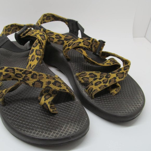myface1968's tweet photo. So good I had to share! Check out all the items I'm loving on @Poshmarkapp #poshmark #fashion #style #shopmycloset #royaldoulton #chaco #thebradfordexchange: https://t.co/lOErb4jLAB https://t.co/ivMwxsslo7