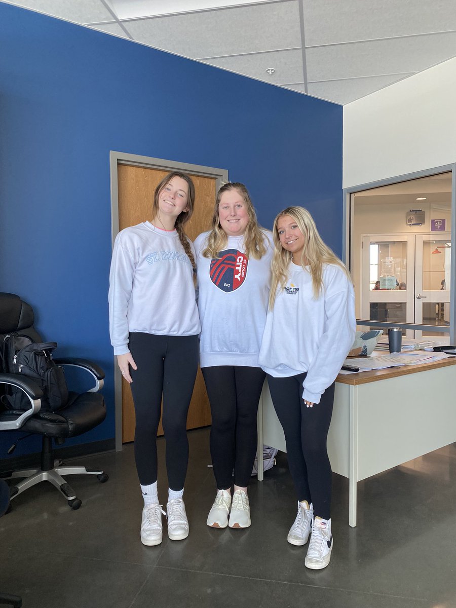 Stephani Robbins (@sdhsmsrobbins) on Twitter photo Dress like your favorite Catholic school teacher day and these lovely ladies chose to twin with me. π₯°π₯° <a href="/StDominicHS/">St. Dominic High School</a> Dress like your favorite Catholic school teacher day and these lovely ladies chose to twin with me. π₯°π₯° <a href="/StDominicHS/">St. Dominic High School</a>