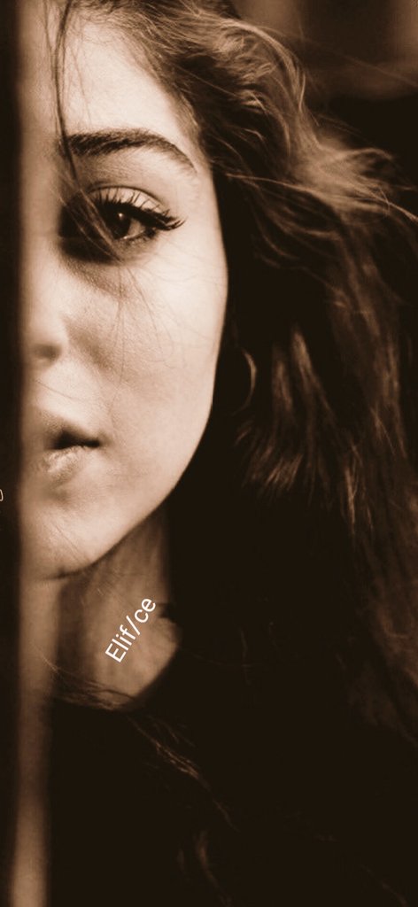 #GeceyeNotum

Bir ayaz vurdu beni 

                      bildiğin gibi değil...

........

#Geceye
#Aşkile