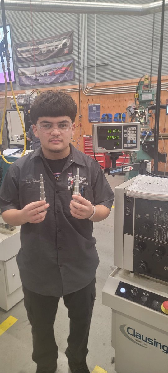 Jr. Dom Aguilar in PM&M 1 finished his 6061 version of his Bushing Knockout in just 1 day after struggling a little bit on the 12L14 version. Still able to overcome some adversity and produce.  Proud of him #GSD #precisionmachining #weisnercenter #mathatwork @sd129 @WABlackhawkFB