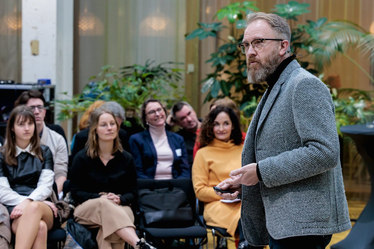 rijnbrink's tweet photo. Inspiratiesessie 'Samenwerken in cultuur als stevige basis voor de toekomst' vandaag in de Turmac cultuurfabriek i.s.m. @cultuuroost. Aat Vos van @includi_ zette iedereen aan het denken over het belang van een 'gecombineerde' plek in wijk/stad/dorp. #ontmoeting #inspireren https://t.co/5Owr4fOn5C