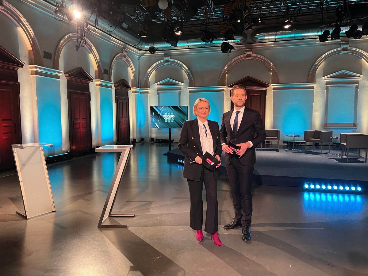 Um 20.15 Uhr LIVE in ORF III:
@lou_lorenz und @reinerreitsamer stellen Vizekanzler Werner Kogler, Fiskalrats-Präsident @christophbadelt, Energie-Experte Walter Boltz (@WBoltz_Energy) uvm. Ihre Fragen zur #Energiekrise. Bis gleich! #ORFIIIWissenscheck