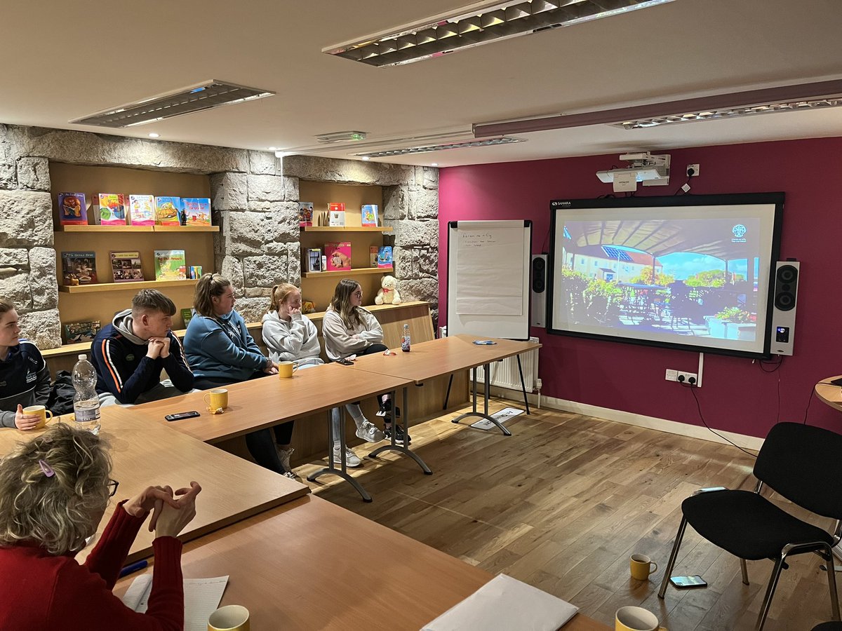 foramnanog's tweet photo. With Glór Uachtar Tíre, Leath Chathail, and Club Óige na Mara tonight @boircheiochtar in Annalong📍

Question 1: Why are you working in the Irish-medium youth sector?🤔

#obairóige #AnGhaeilge #Irish #youth #youthwork https://t.co/czlhBvQ9qX