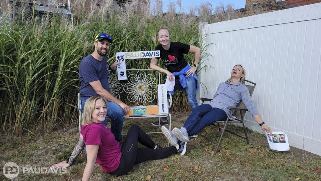 PDUtah's tweet image. Team members at Paul Davis of Sioux City, Nebraska, take lots of pictures and charities across the city benefit. bit.ly/3WyQ3uJ