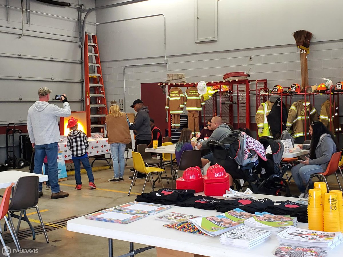 PDUtah's tweet image. Team members at Paul Davis of Sioux City, Nebraska, take lots of pictures and charities across the city benefit. bit.ly/3WyQ3uJ