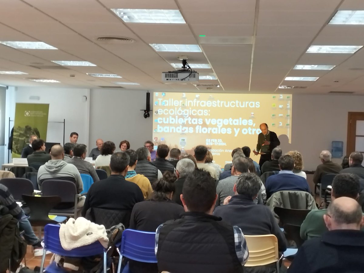 anacanoarribas's tweet photo. @Bouquet_es gracias por acoger una jornada extraordinaria sobre infraestructuras ecológicas organizada por @CoopsAgroCV a la que han asistido mas de 70 profesionales de la #RedAtriaCV https://t.co/1L8qUqY0w8