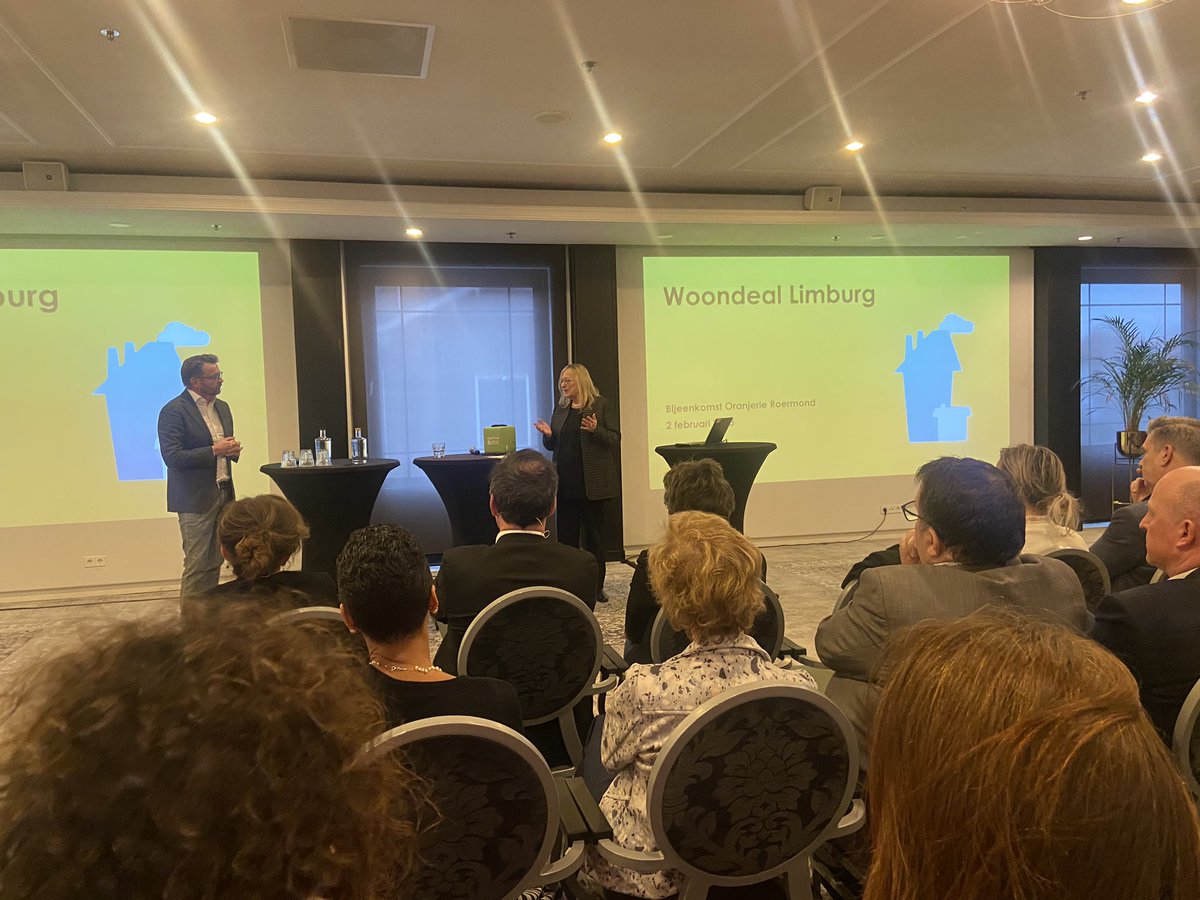 Vandaag aanwezig bij de toelichting op de Woondeal Limburg door <a href="/limburg/">Provincie Limburg</a> samen met 100 andere bouwers, corporaties en wethouders. De ambitie is groot, samenwerking staat centraal maar we moeten ook “iets anders durven doen dan we deden” om dit te realiseren zegt @janinegodderij