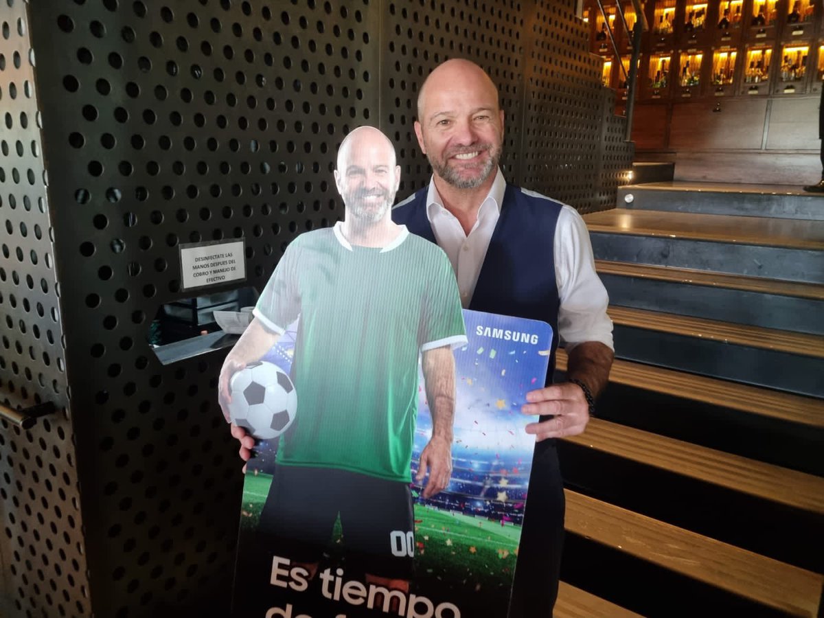 GarciaPosti's tweet photo. La primera de este 2023, hartas gracias a mis comadres y compadres de @SamsungMexico por el desayuno, la convivencia y permitirme charlar con ellos carajo!!! #DecidirEsRenunciar https://t.co/e6819ugaEM