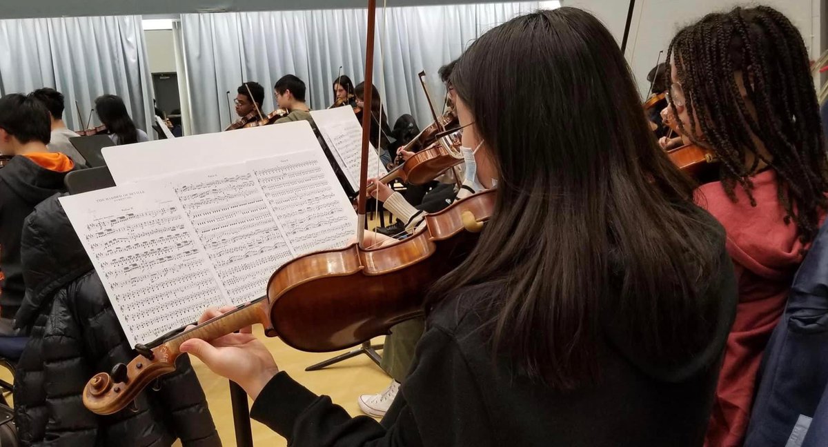 Dr_Kizas's tweet photo. Shengwei An, a grade 9 student in the Regional Strings Program @PortCreditSS @PeelSchools will be leading the @MSymphyouth as Concertmaster on Sun. Mar. 5 at 3:00 pm. We look forward to supporting Shengwei &amp; the orchestra, and to An Afternoon at the Opera! https://t.co/eezlY9aDjh https://t.co/Yu3htsEP92