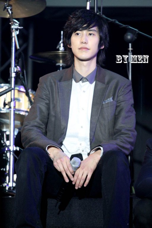 jipgallaejip's tweet photo. #오직_규현만을_사랑해
23년 2월 3일에 규현 생일을 축하하는 날이 오네😊 멋진 아이돌이자, 탄탄한 뮤지컬 배우이자, 재치있는 예능인 규현아! 정말 태어나주어서 고맙고 지금까지 우리와 함께 해주어서 고마워. 앞으로도 우리 함께 손 잡고 걸어나가자! 니가 항상 하는 말처럼 늘 고맙고 사랑한다💙 https://t.co/XX8iSmWugR