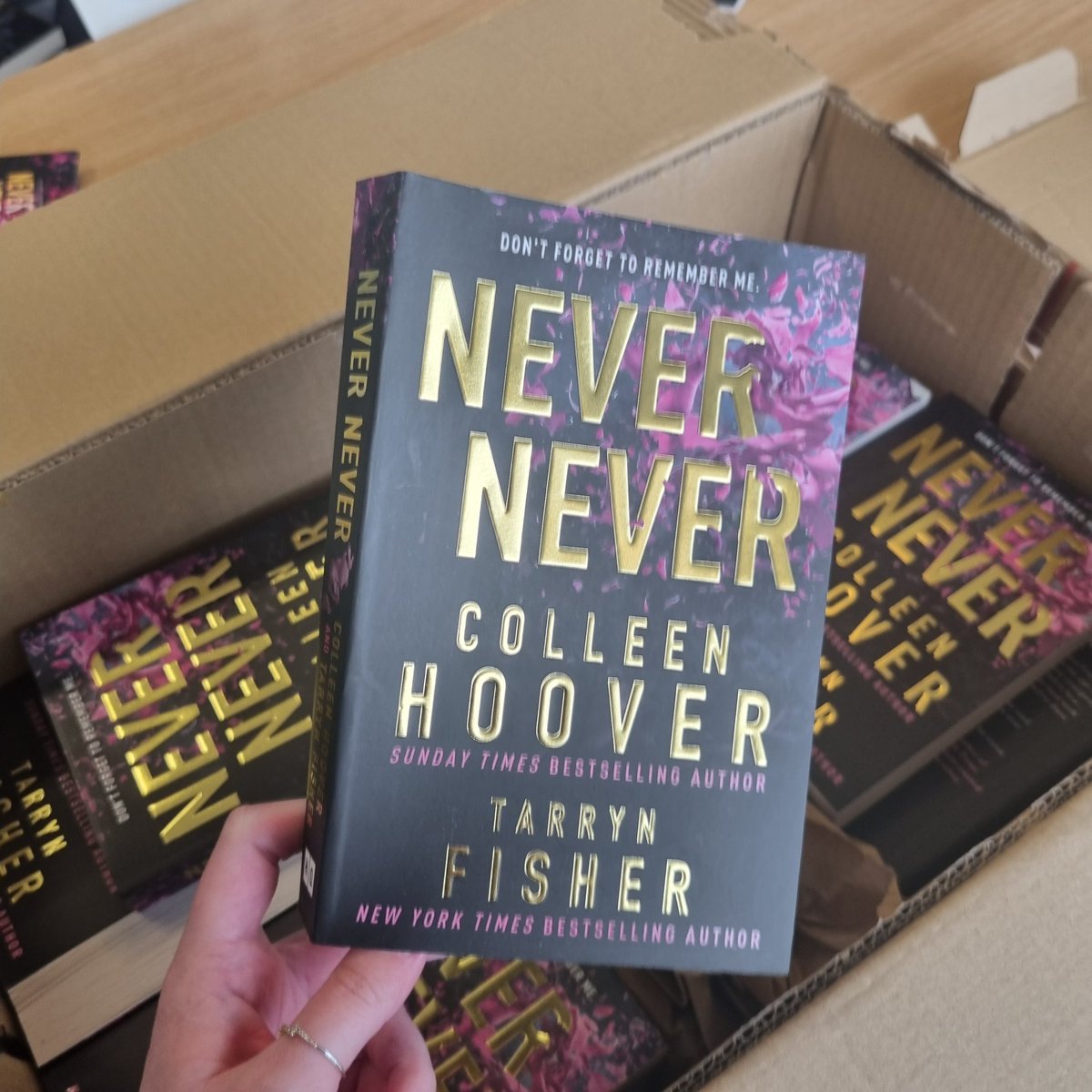 SarahLundy13's tweet image. Sending out some VERY exciting books today... 
Let me know if you want one journos!