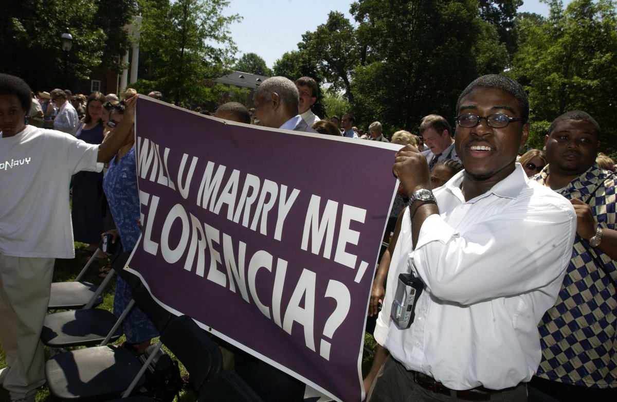 elonalumni's tweet image. A #TBT from #ElonGrad 2002 when @CalvinRobertson proposed to his then-girlfriend, @byFlorencia Robertson  '02 (She said yes!) We know there are some Elon ❤️ stories out there. Share yours below 👇 for a chance to be featured on our social channels! #ElonTBT #ElonAlumni