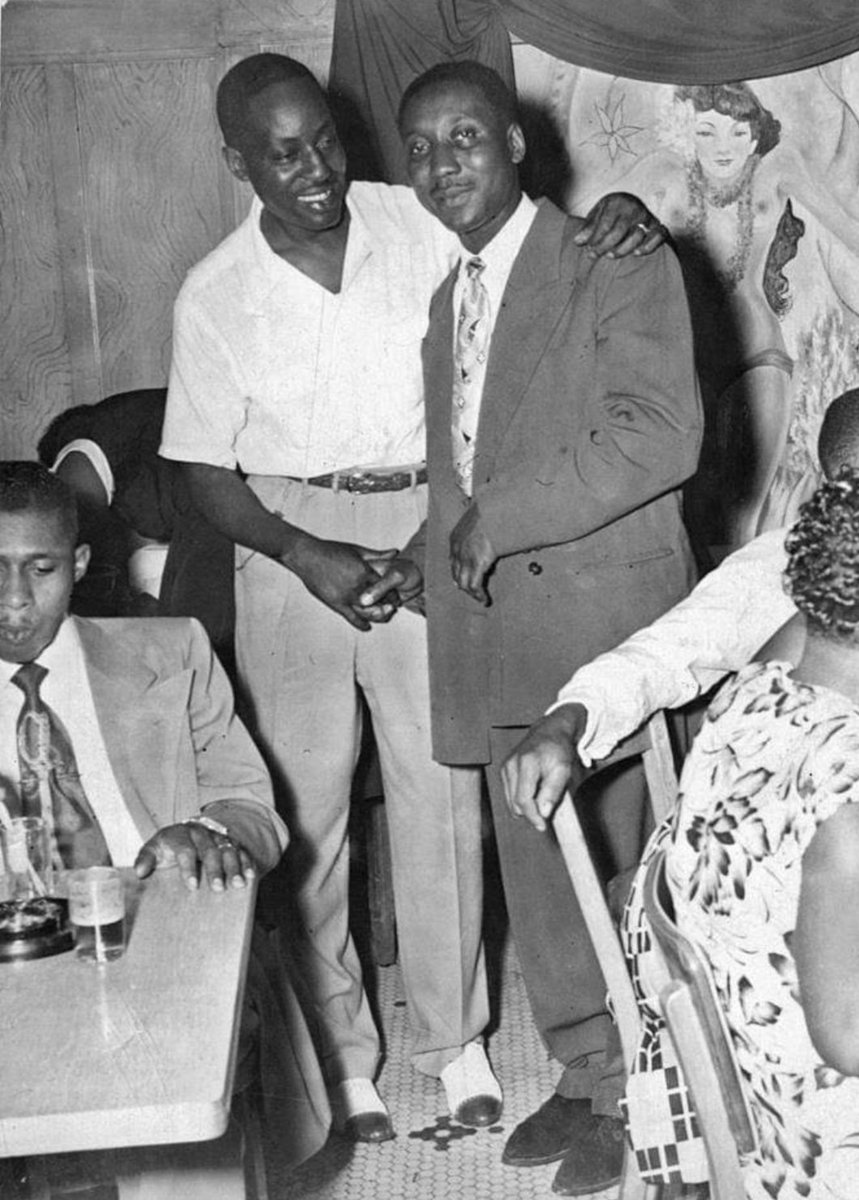 ChessRec_music's tweet image. Tribute to Muddy Waters Sings Big Bill Bronzy 1960 album, here seen in his younger days with Bill Bronzy in Chicago 1949.
#Blues #Chicago #Chessrecords
