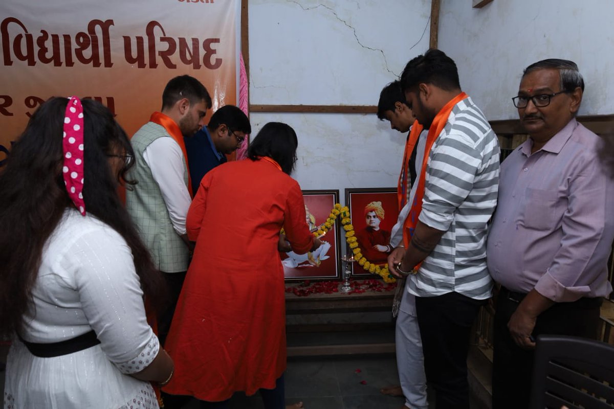 ABVPGujarat's tweet photo. #ABVPBhavnagar  દ્વારા જિલ્લા સંમેલન "છાત્ર હુંકાર" યોજવામાં આવ્યું.સાથે સાથે જિલ્લા સ્તર પર ફળવાયેલ સરકારી કોલેજ ના ભવન નિર્માણ કરવામાં આવે, મેડિકલ કોલેજ ના નવા ભવન નું નિર્માણ કરવામાં આવે ,પાલીતાણા ખાતે સ્પોર્ટ સંકુલ નું નિર્માણ થાય તેમજ https://t.co/8a9Orh6ucX