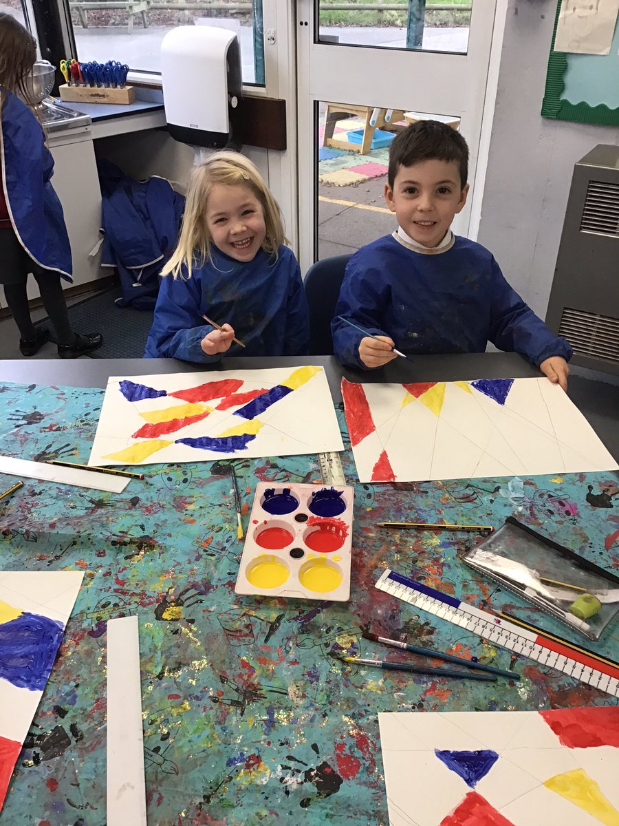 Year 1 had a creative afternoon painting their Mondrian inspired masterpieces ! 🎨🖌️👩‍🎨
