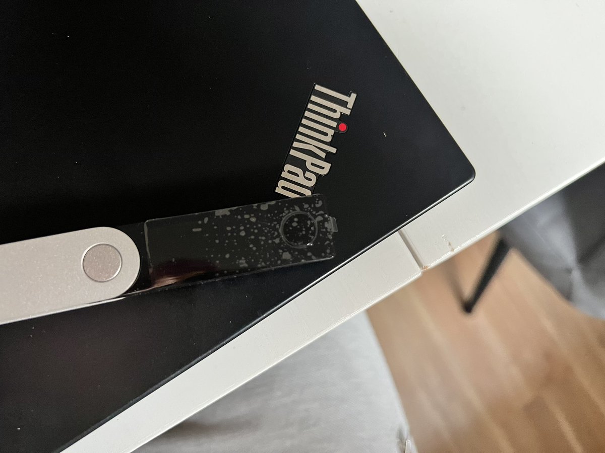 Traveller_Pad's tweet photo. I bought a #Ledger Nano X I opened the case and saw this .. is this save ? WTF the packet was sealed 🫣 @Ledger #crypto https://t.co/dD5BPqppeR