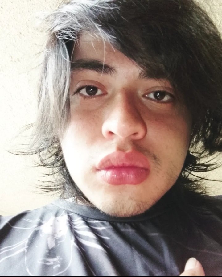 tav_star's tweet photo. Begging
.....!!!!

#gay #gay26 #gaygoth #goth #26 #singlegay #longhairdontcare #longhair #alternative #makeuplover #love #bisexual https://t.co/jlgstVFhu4